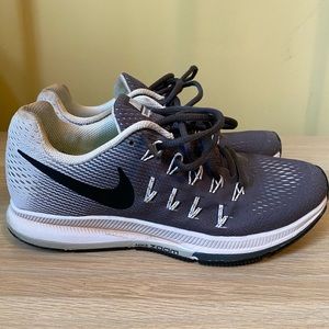 Nike Pegasus 33 running shoes